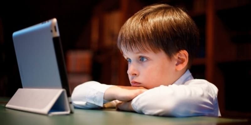 پیامد های حضور کودکان در فضای مجازی